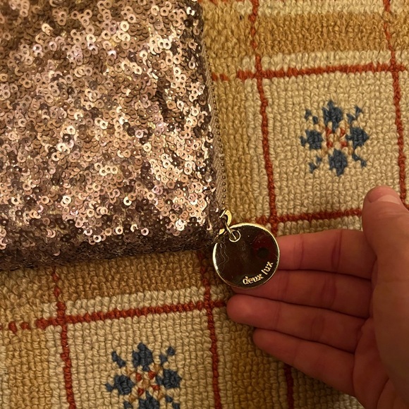 Deux Lux Gold Sequin Wallet Clutch - Picture 6 of 7
